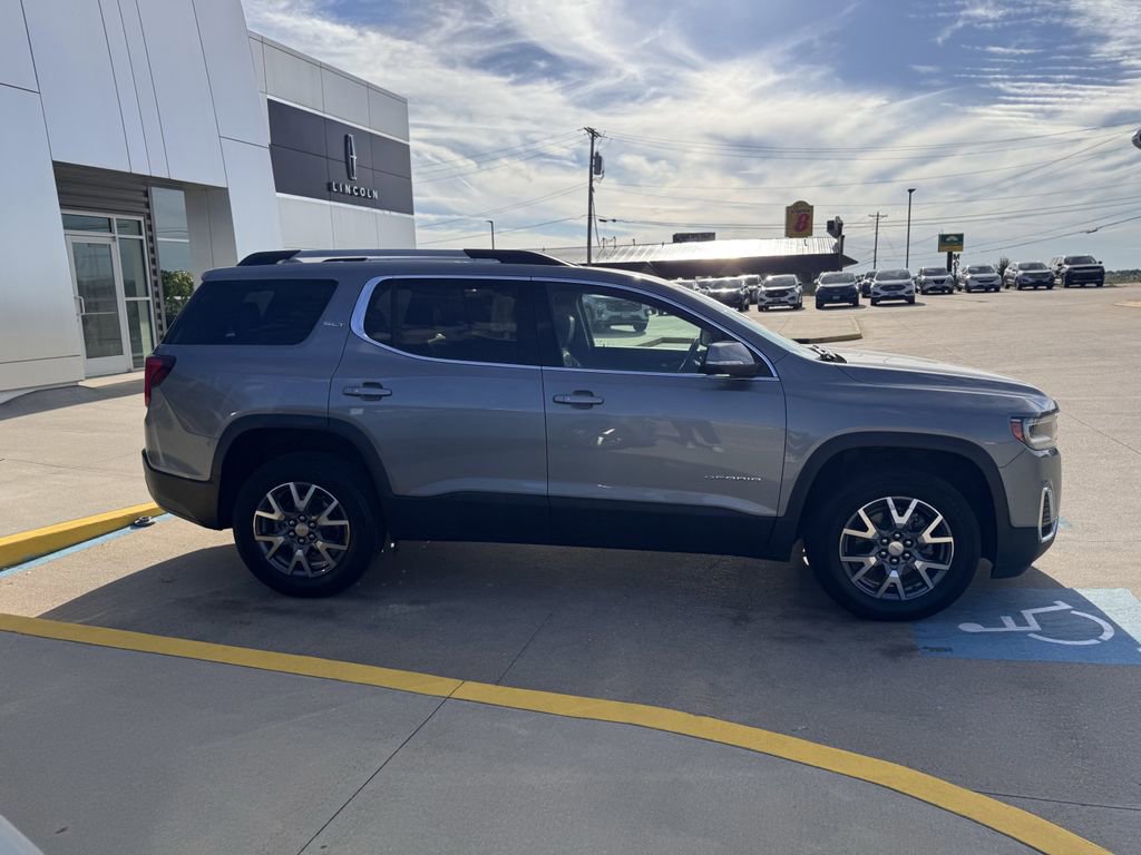 Used 2023 GMC Acadia SLT image 4
