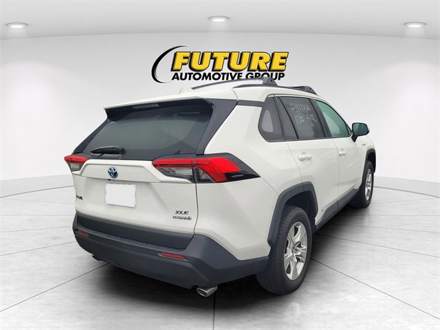 Used 2020 Toyota RAV4 XLE image 2