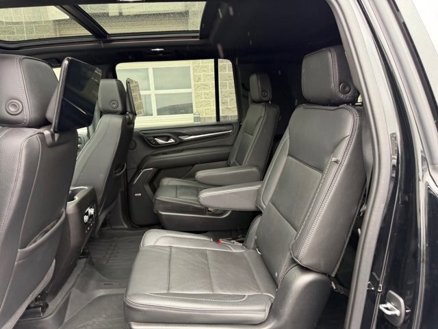 Used 2021 GMC Yukon XL Denali w/ Denali Premium Package AWD/4WD image 17