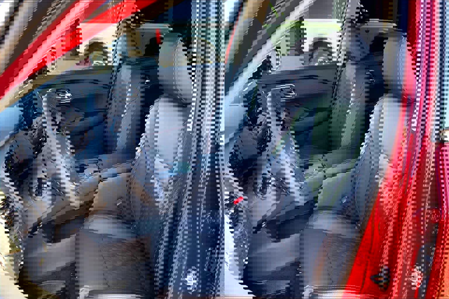 Used 2025 Nissan Rogue Platinum w/ Platinum Premium Package image 7