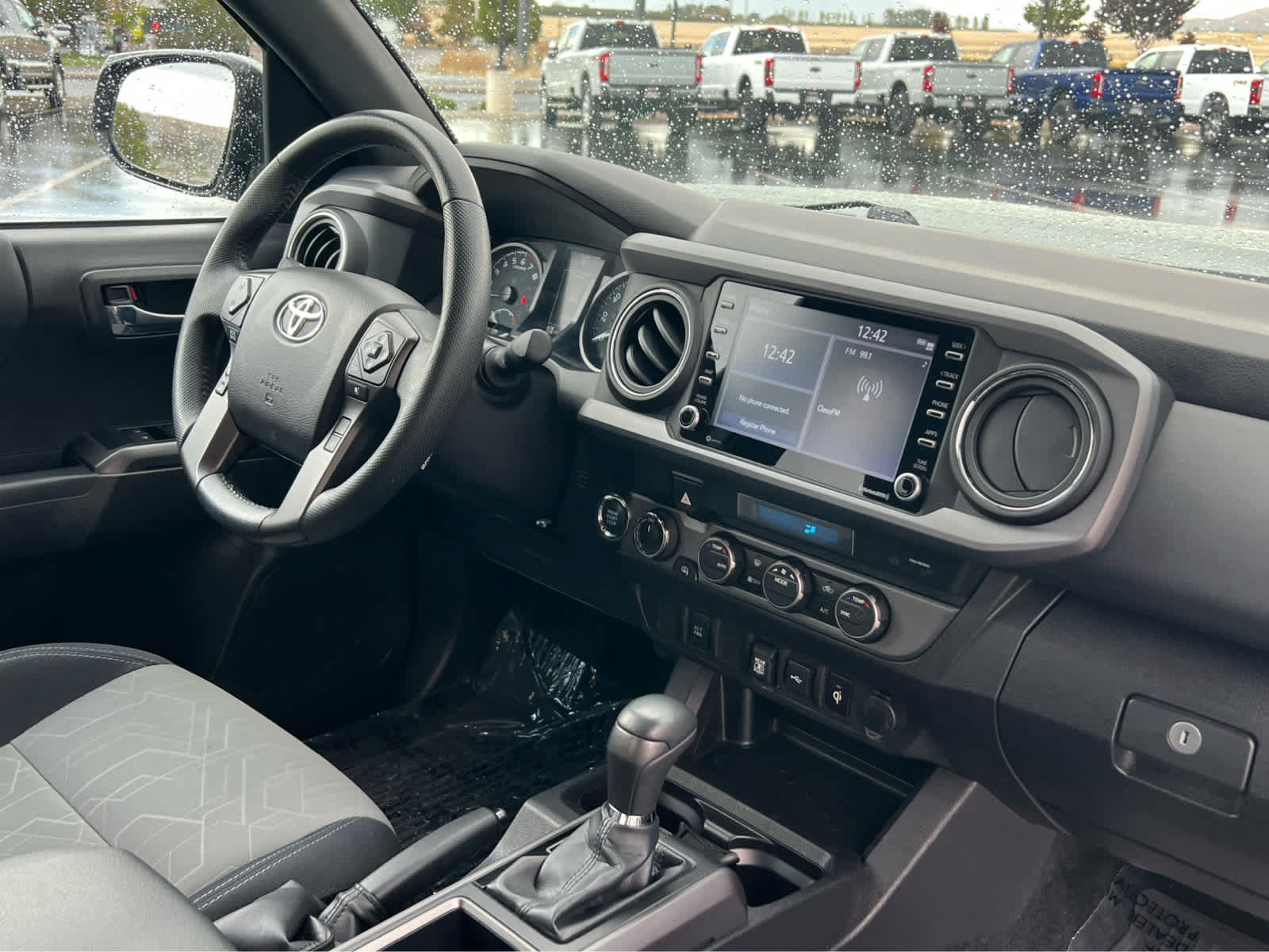 Used 2022 Toyota Tacoma TRD Off-Road AWD/4WD image 16
