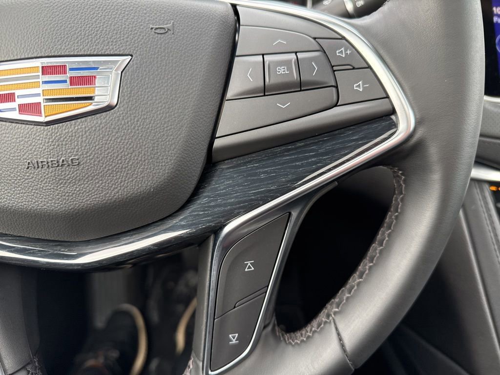 Used 2025 Cadillac XT5 Premium Luxury image 23