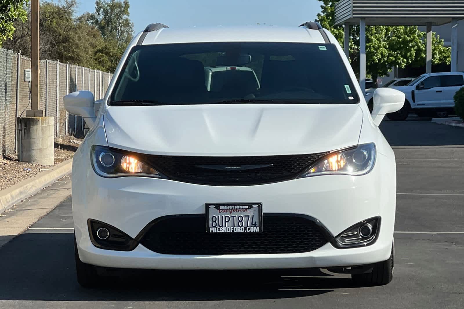 Used 2020 Chrysler Pacifica Touring-L Plus w/ S Appearance Package FWD image 10