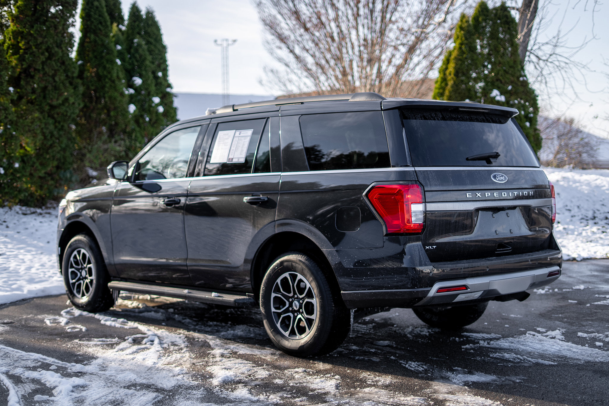 Certified 2024 Ford Expedition XLT image 7