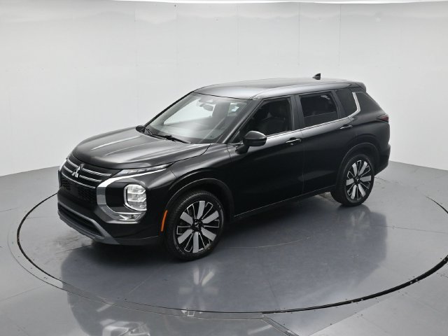 Used 2025 Mitsubishi Outlander SE FWD image 46