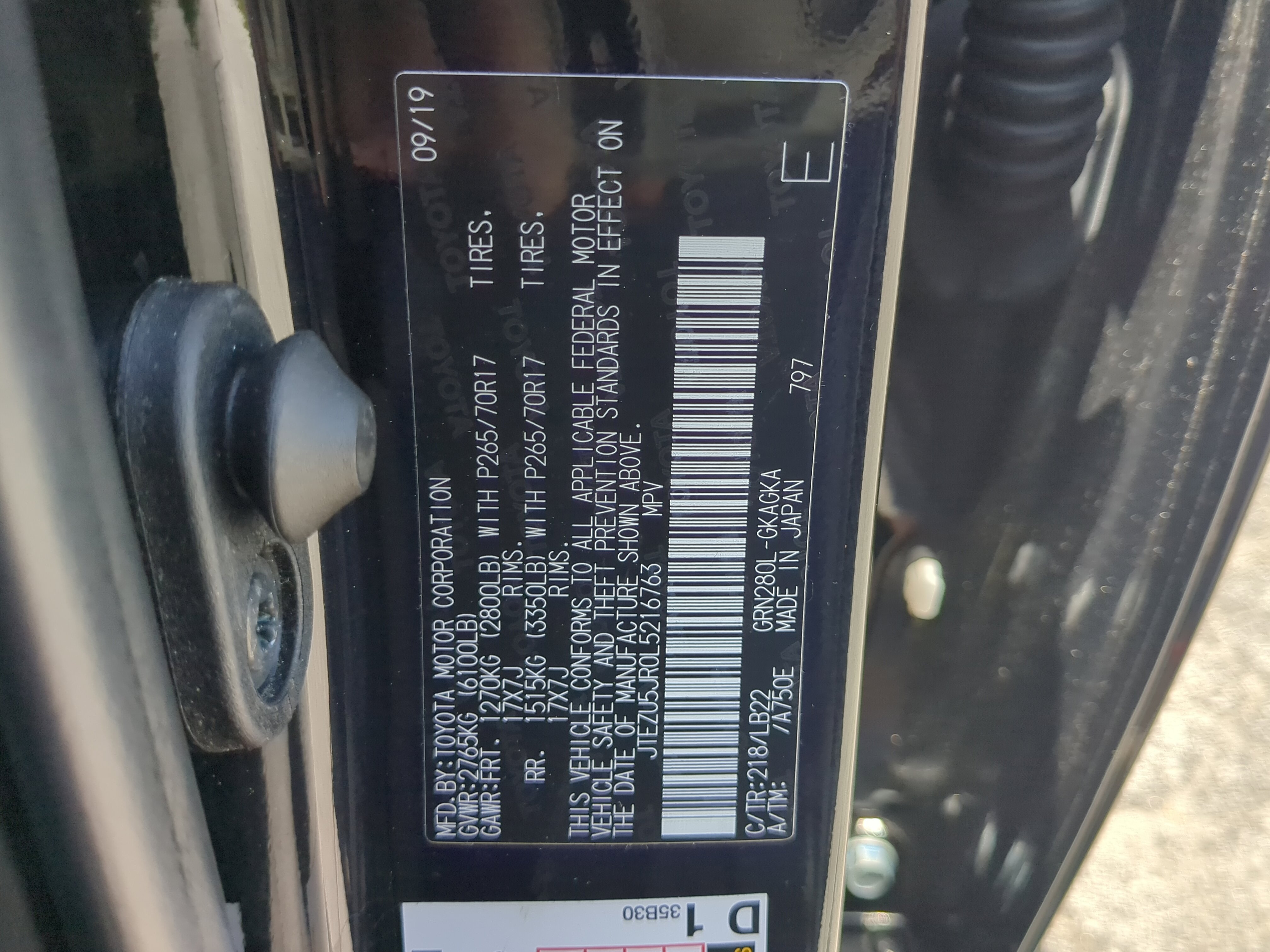 Used 2020 Toyota 4Runner SR5 Premium w/ Moonroof Package RWD image 29