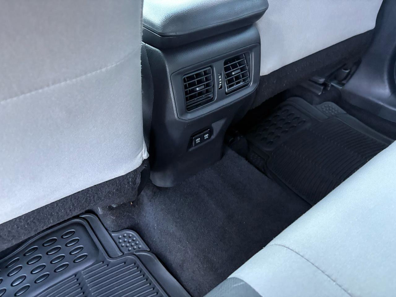 Used 2021 Toyota RAV4 XLE FWD image 33