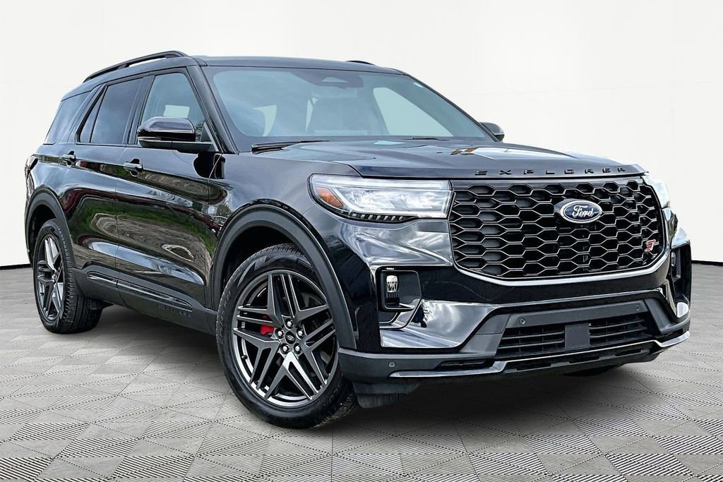 Certified 2025 Ford Explorer ST image 5