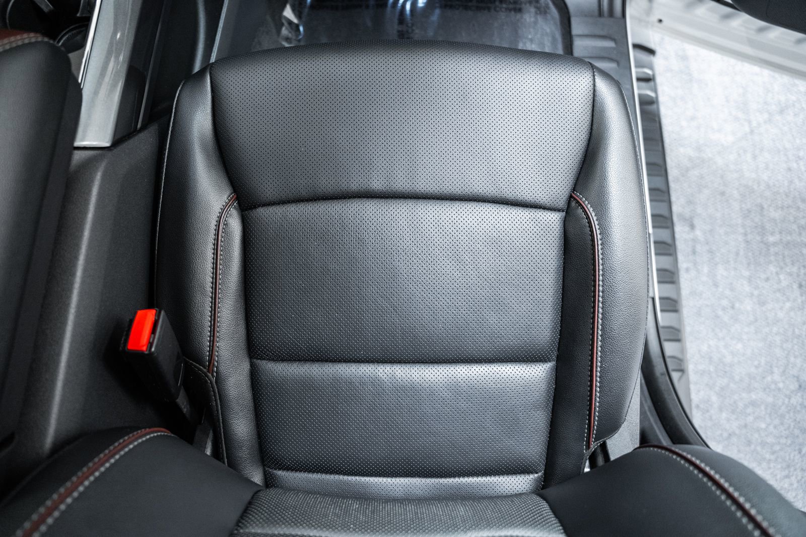 Certified 2023 Ford F150 Lariat w/ Equipment Group 502A High image 38