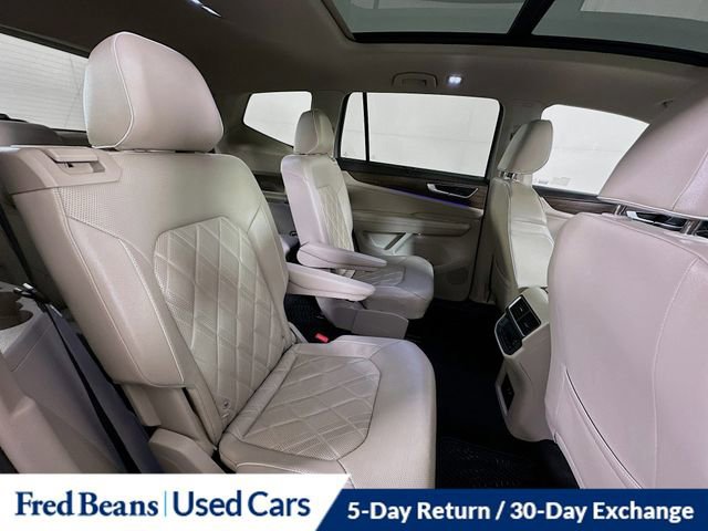 Used 2024 Volkswagen Atlas SEL Premium R-Line image 34