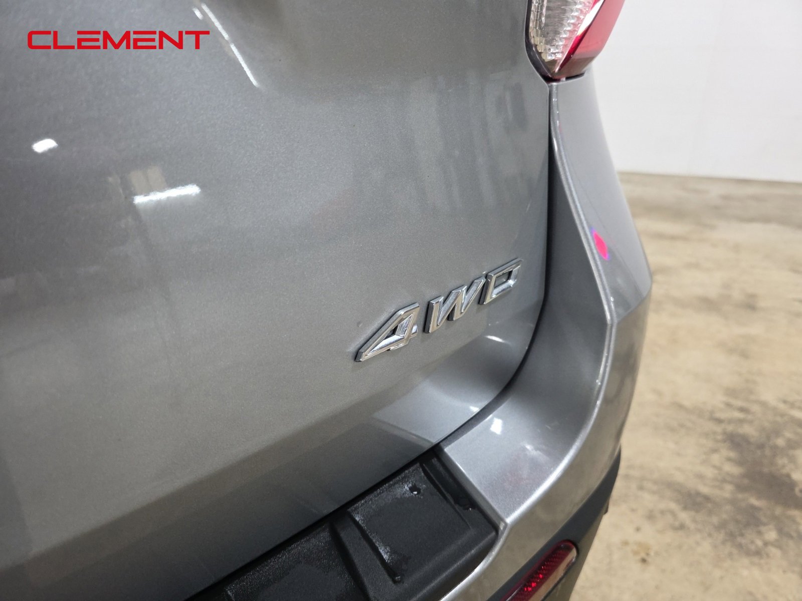 Certified 2022 Ford Explorer XLT w/ Equipment Group 202A image 9