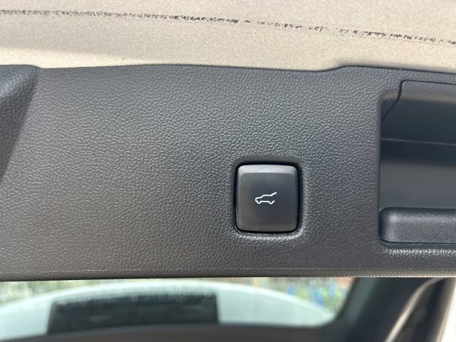 Certified 2022 Ford Escape SEL w/ SEL Stealth AWD Package image 28