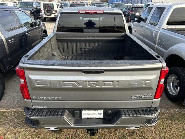 Used 2024 Chevrolet Silverado 1500 High Country w/ Technology Package image 4