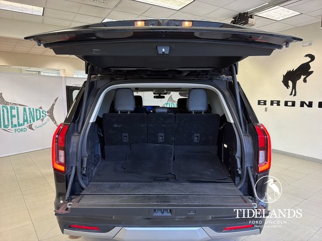 Certified 2025 Ford Expedition Platinum w/ Driver's Package AWD/4WD image 12