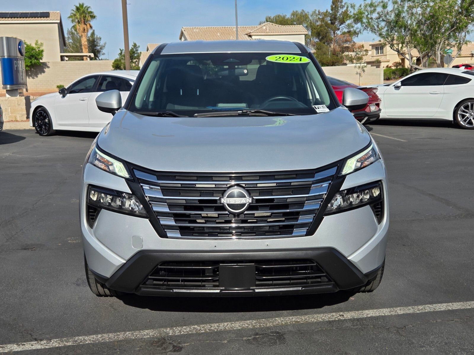 Used 2024 Nissan Rogue SV image 8