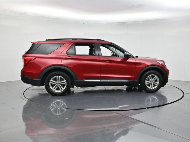Certified 2023 Ford Explorer XLT RWD image 2