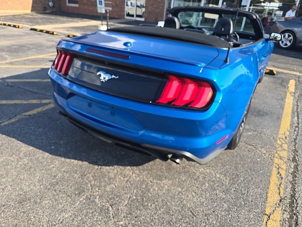 Certified 2021 Ford Mustang Premium RWD image 4
