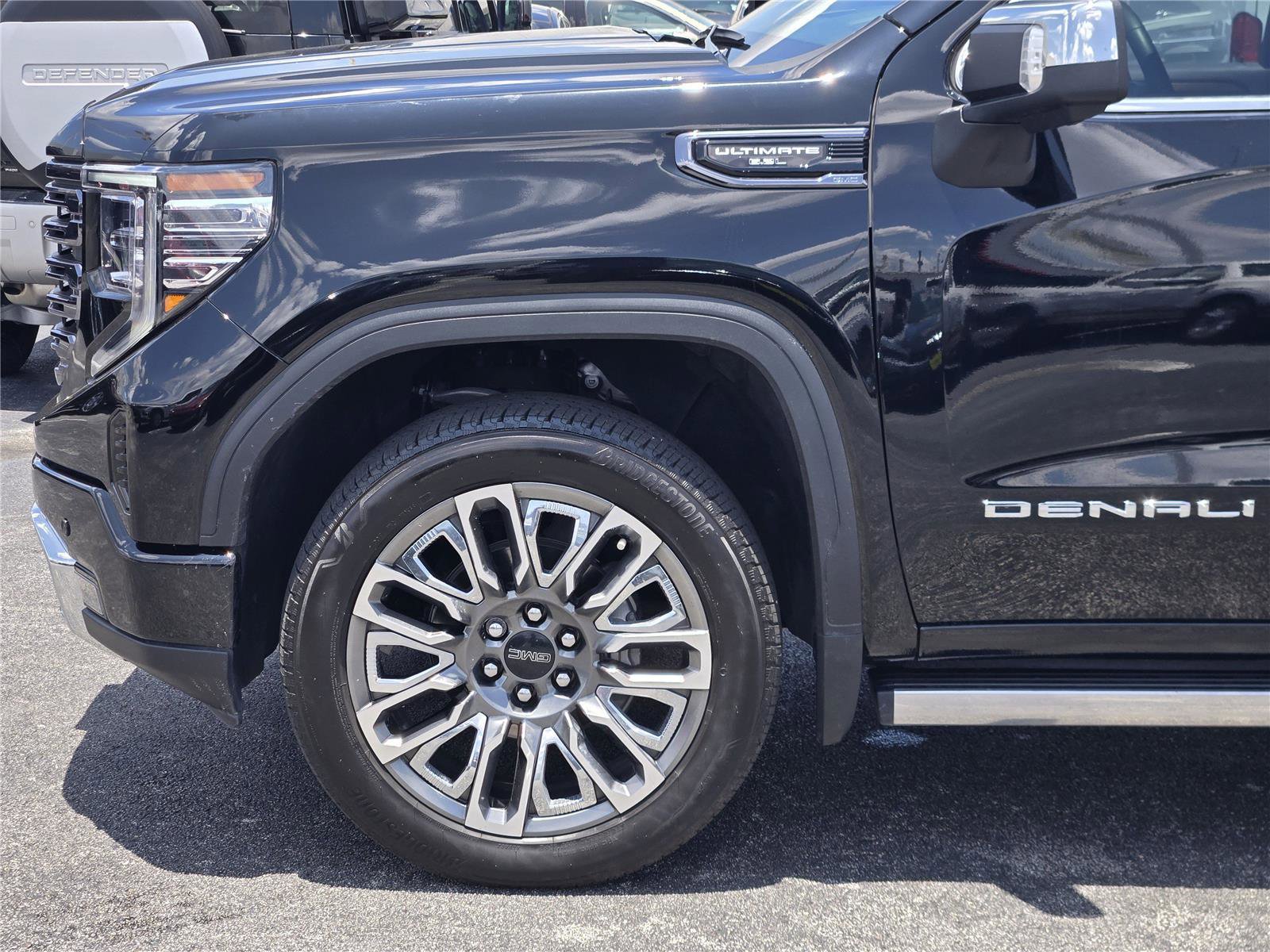 Used 2025 GMC Sierra 1500 Denali Ultimate AWD/4WD image 9