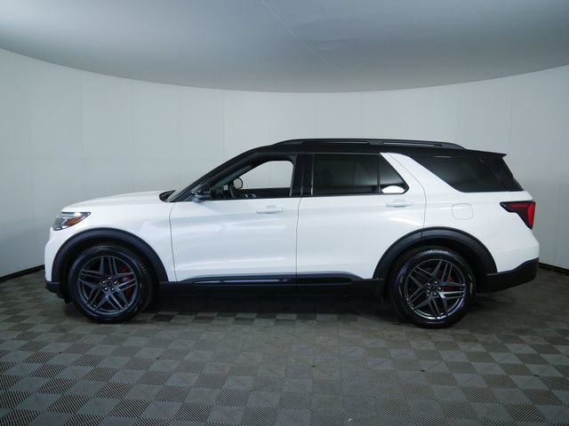 Certified 2025 Ford Explorer ST AWD/4WD image 6