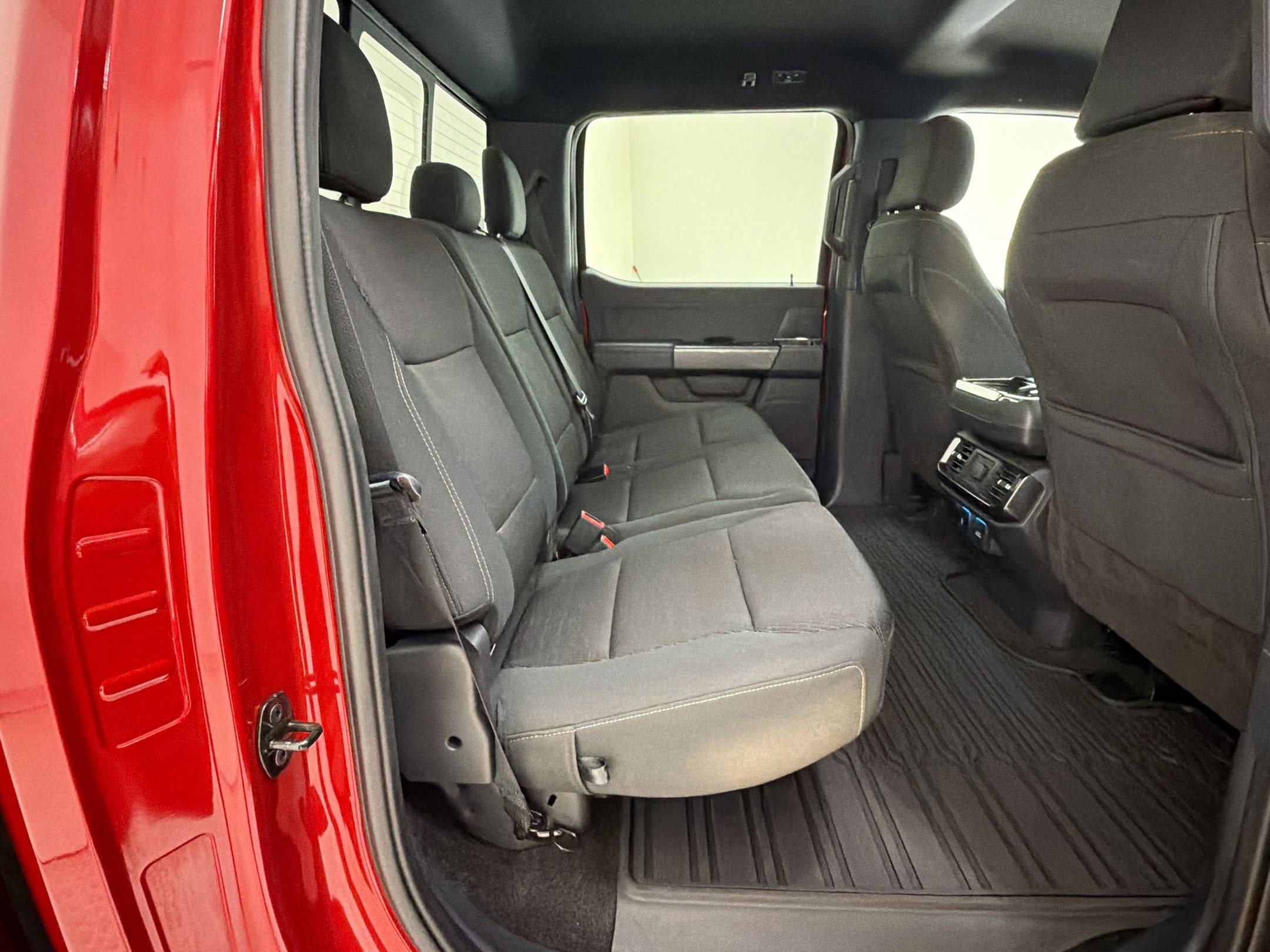 Certified 2022 Ford F150 XLT w/ Equipment Group 302A High image 28