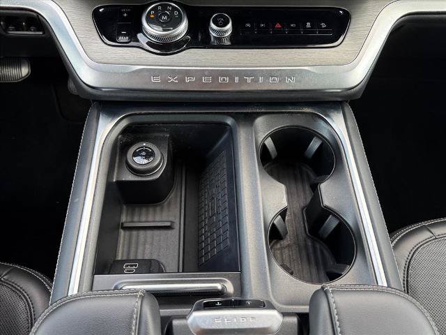 Certified 2025 Ford Expedition Platinum AWD/4WD image 18