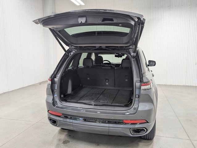 Used 2025 Jeep Grand Cherokee Limited 4xe image 9