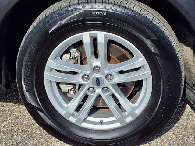 Certified 2024 Ford Explorer XLT w/ Equipment Group 202A AWD/4WD image 32
