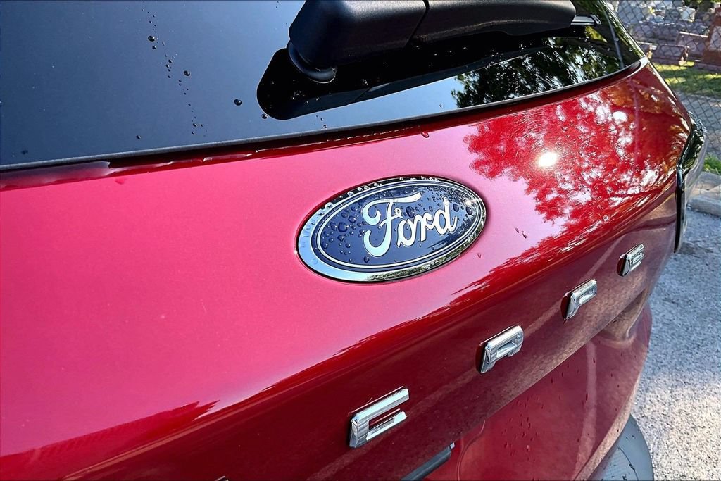 Certified 2022 Ford Escape SE w/ SE Sport Appearance Package FWD image 31