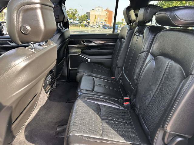 Used 2024 Jeep Wagoneer L 4WD w/ Premium Group I image 16