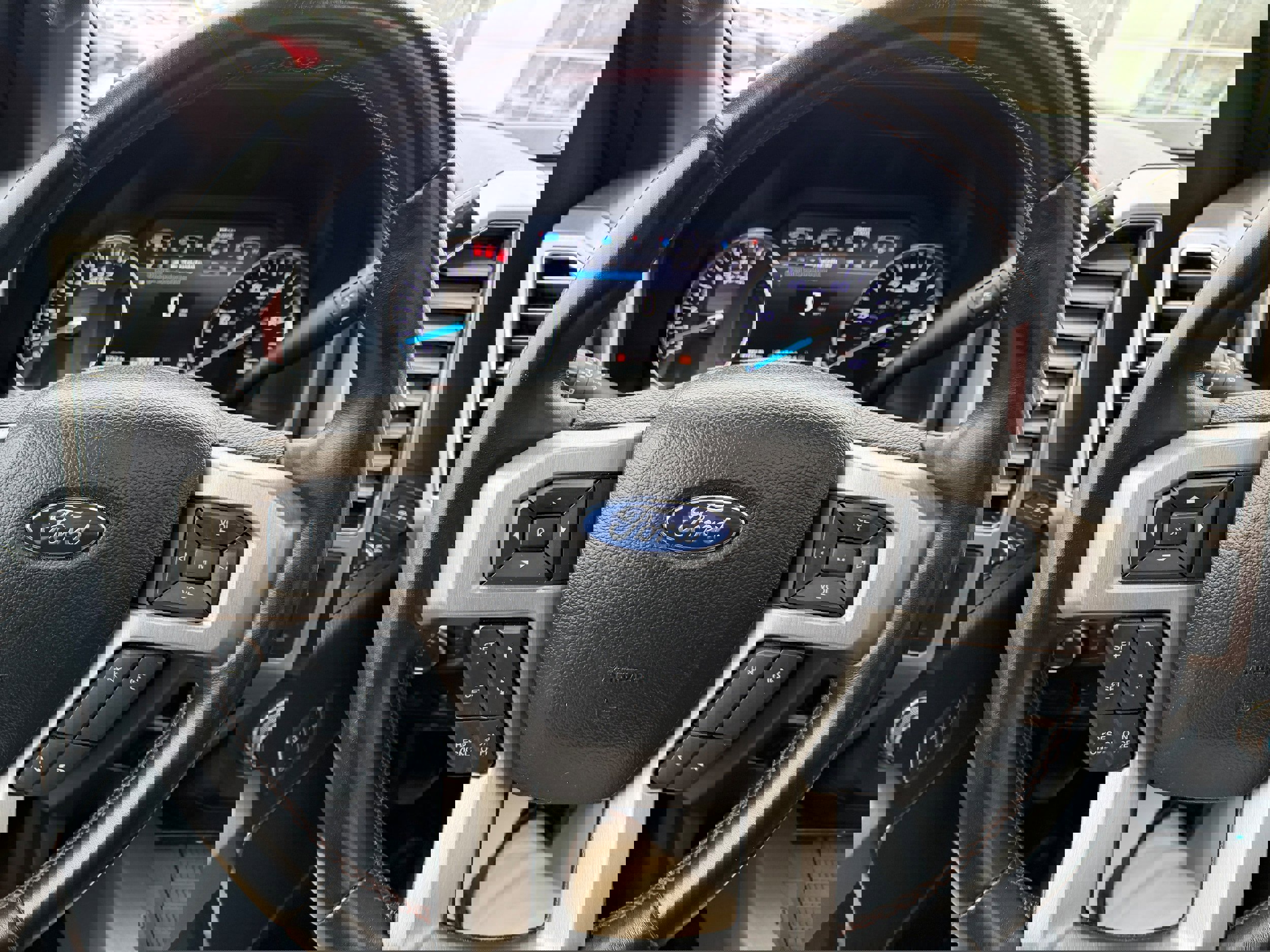 Certified 2021 Ford F250 Platinum w/ FX4 Off-Road Package image 19