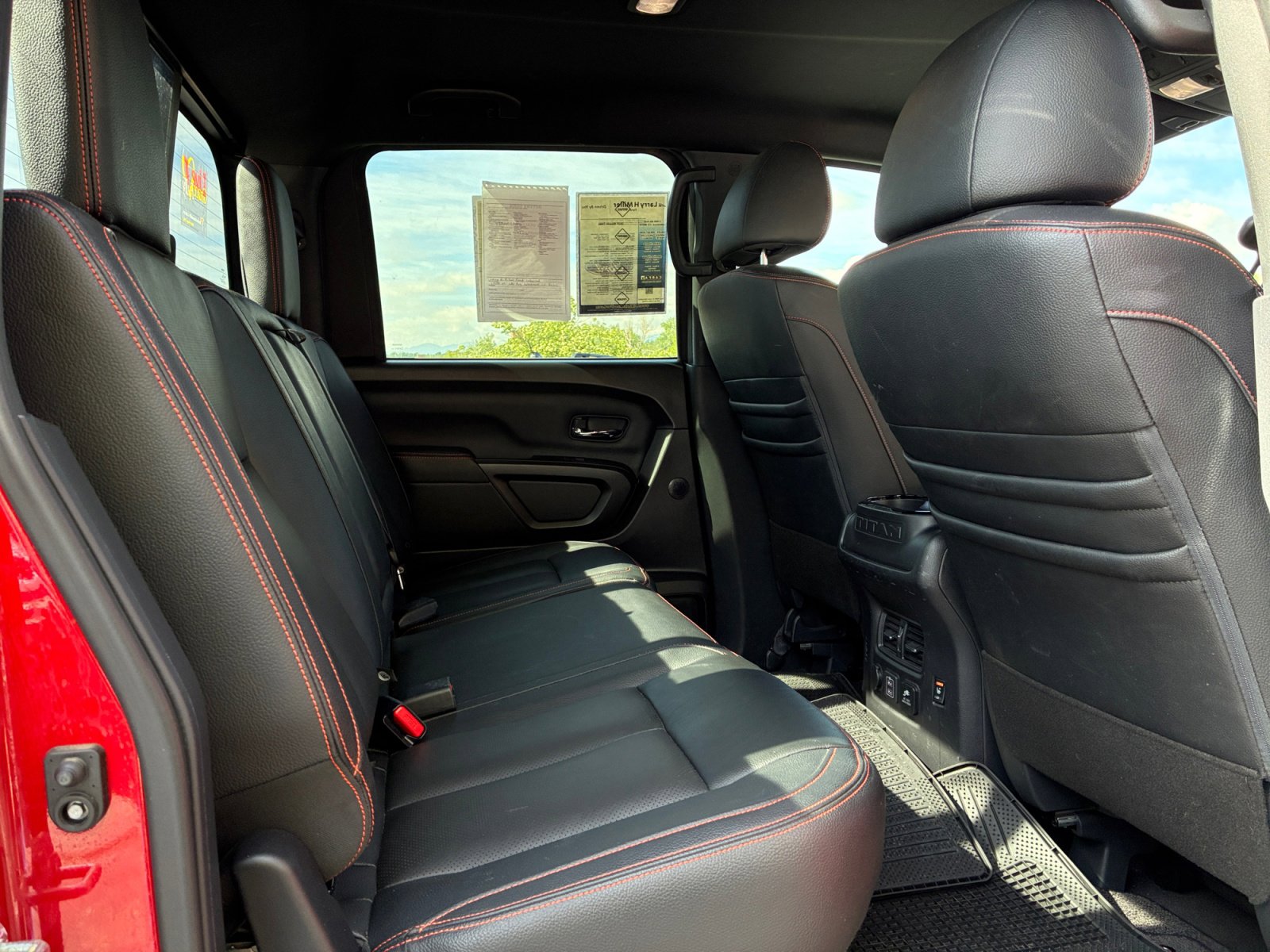 Used 2021 Nissan Titan PRO-4X w/ Pro-4x Convenience Package AWD/4WD image 18