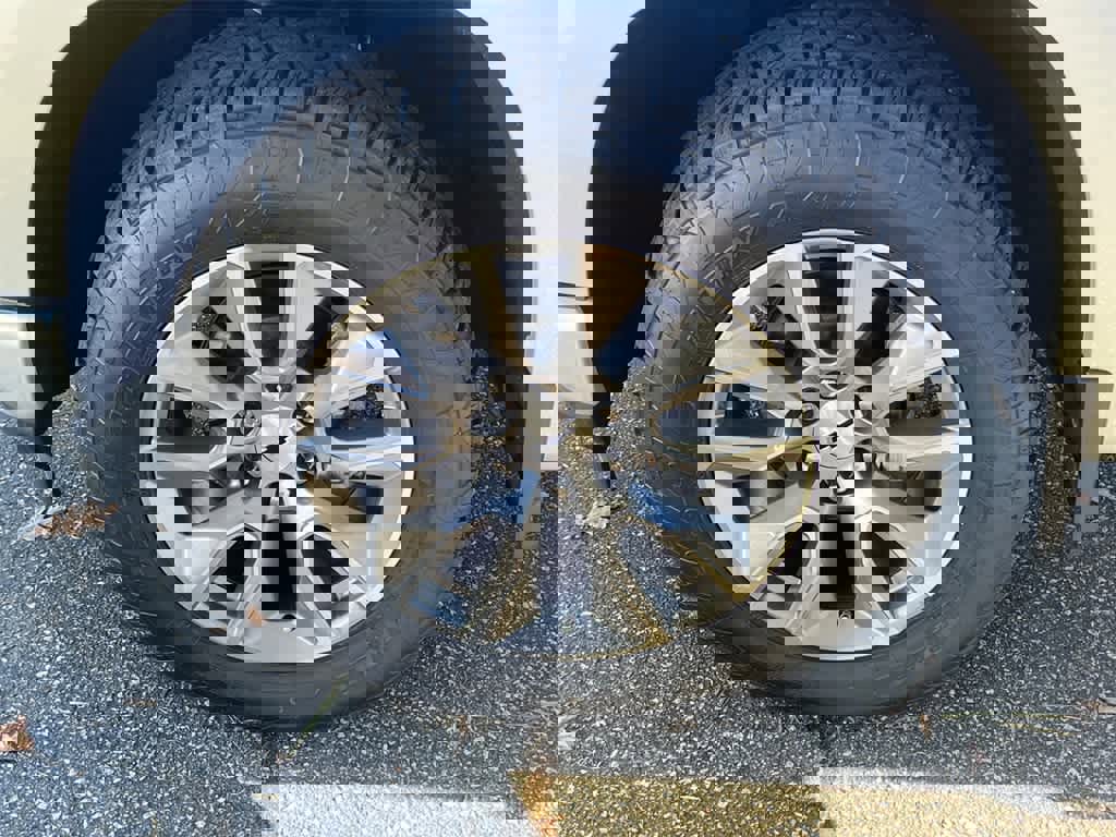 Used 2021 Chevrolet Silverado 1500 RST image 9