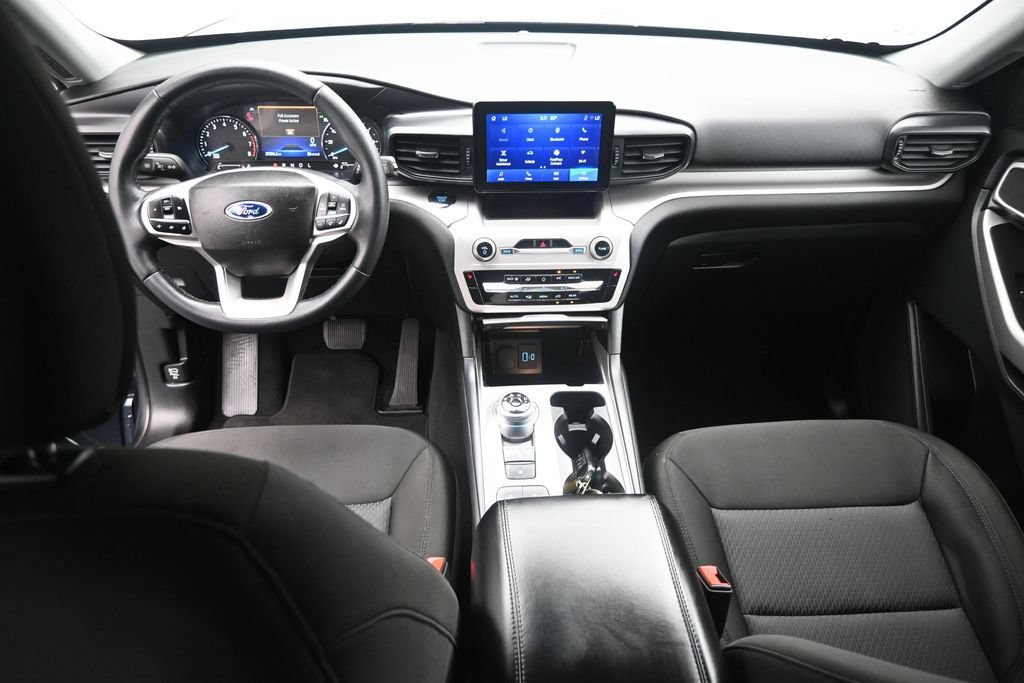 Certified 2023 Ford Explorer XLT RWD image 24