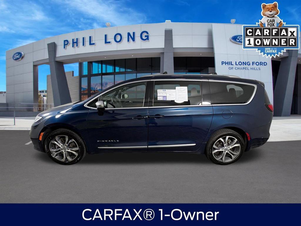 Used 2025 Chrysler Pacifica Pinnacle w/ Trailer Tow Group AWD/4WD image 2