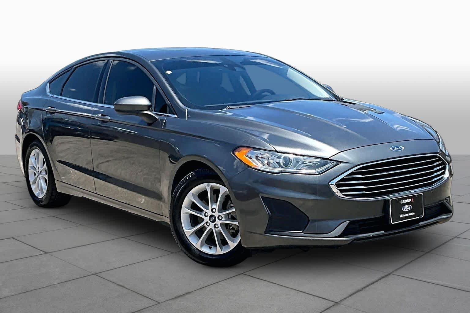 Certified 2019 Ford Fusion SE FWD image 3