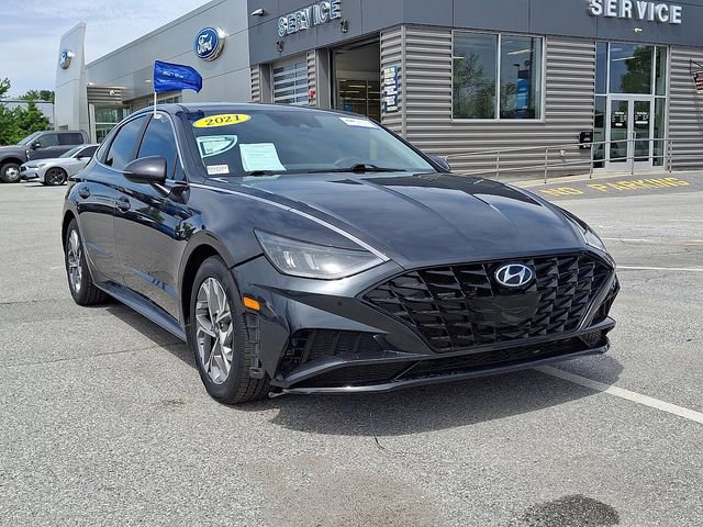 Used 2021 Hyundai Sonata SEL w/ Winter Weather Package FWD image 2