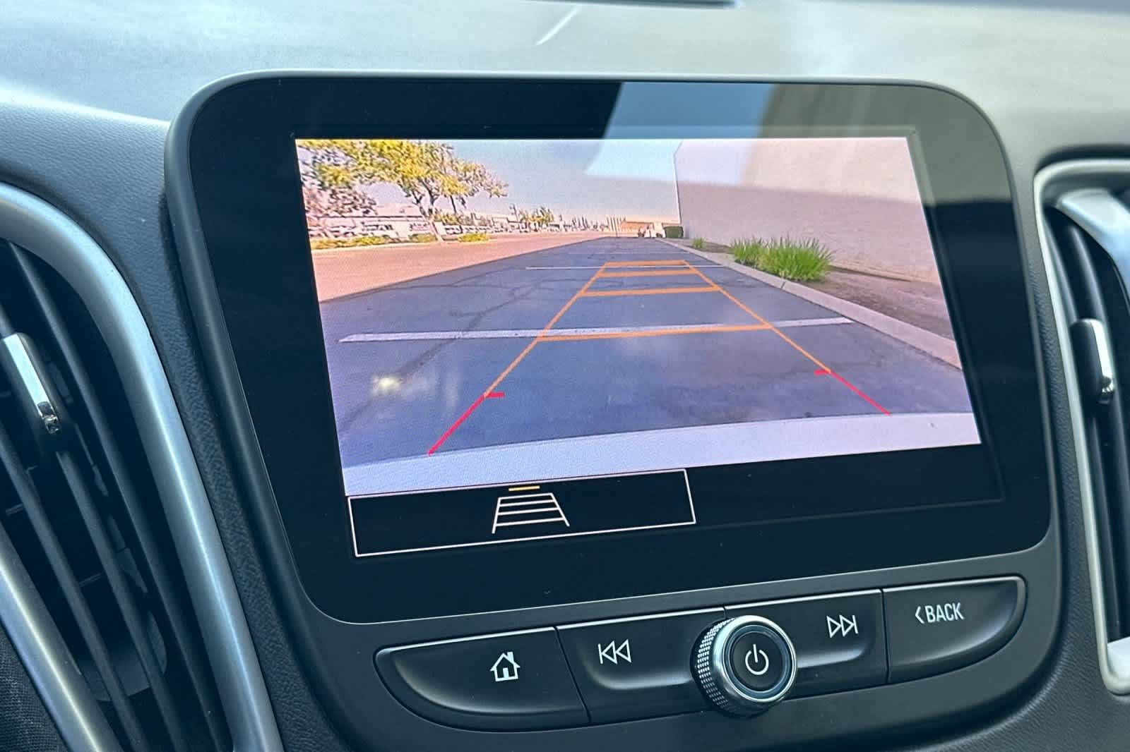 Used 2025 Chevrolet Malibu LT FWD image 19