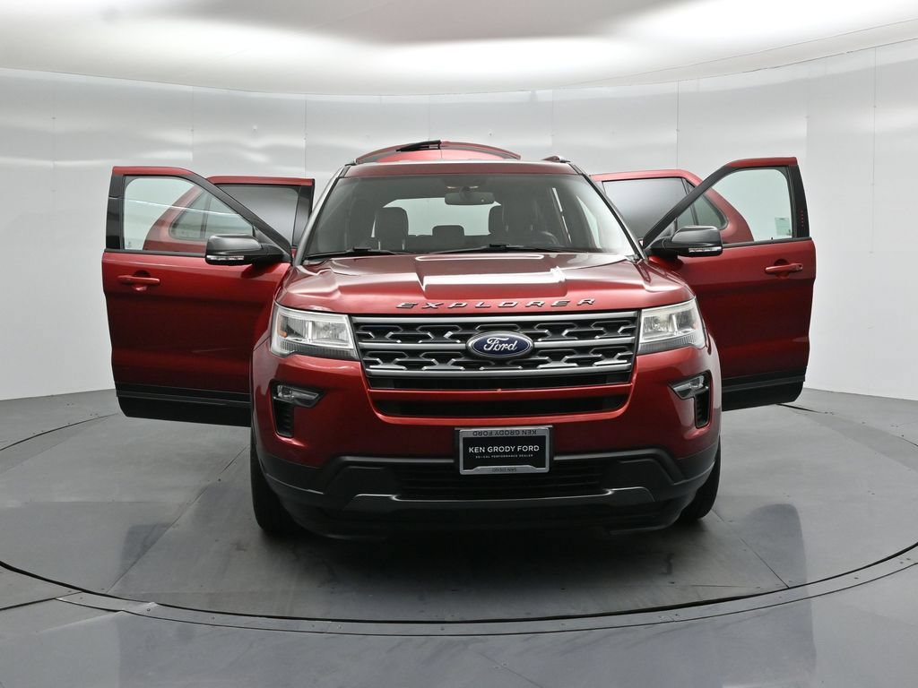 Certified 2019 Ford Explorer XLT w/ Equipment Group 202A FWD image 32