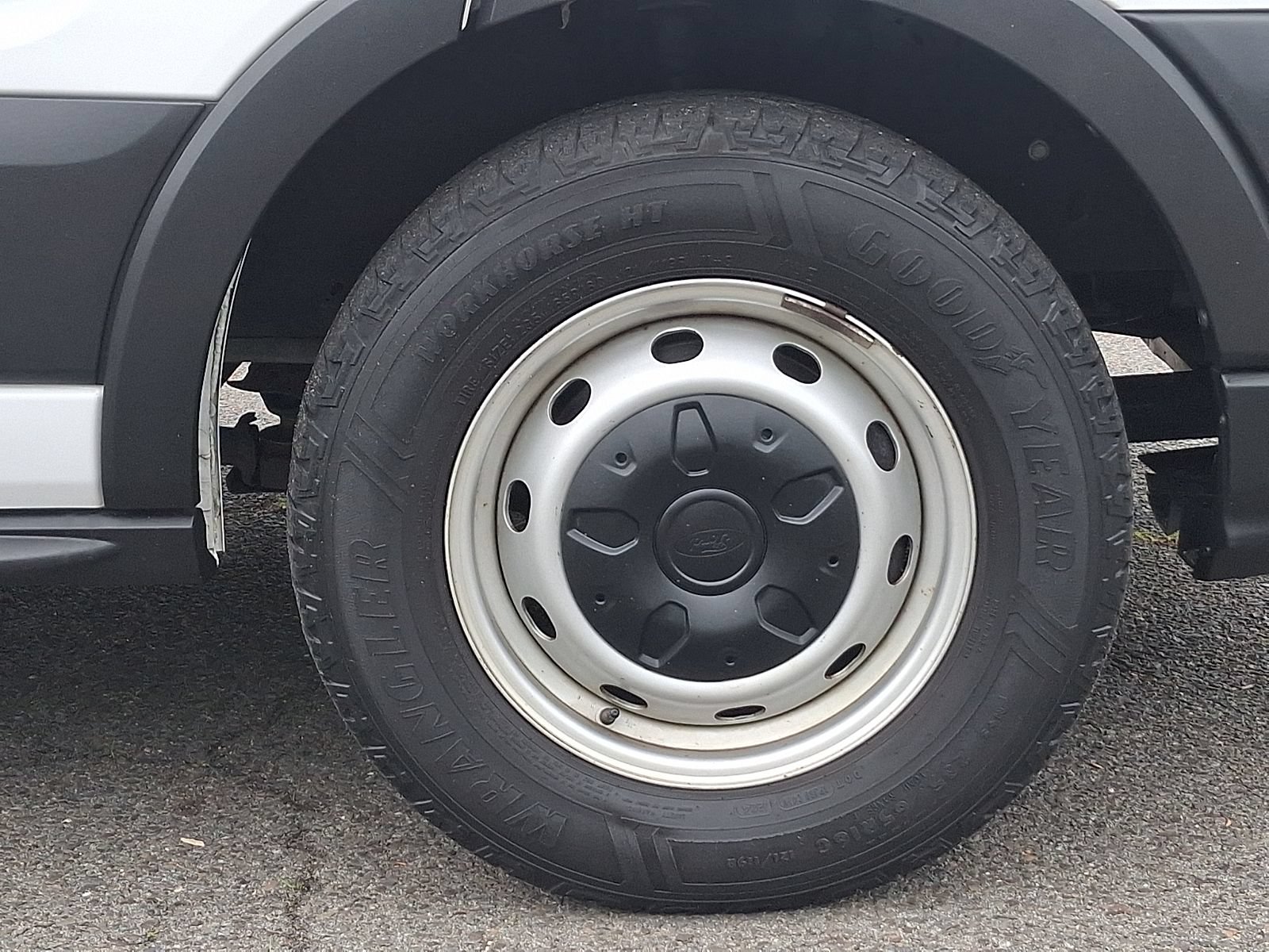 Certified 2023 Ford Transit 150 Low Roof RWD image 9
