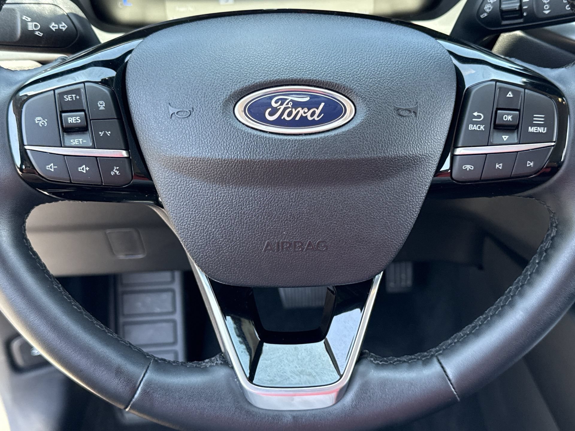 Certified 2025 Ford Escape SE FWD image 10