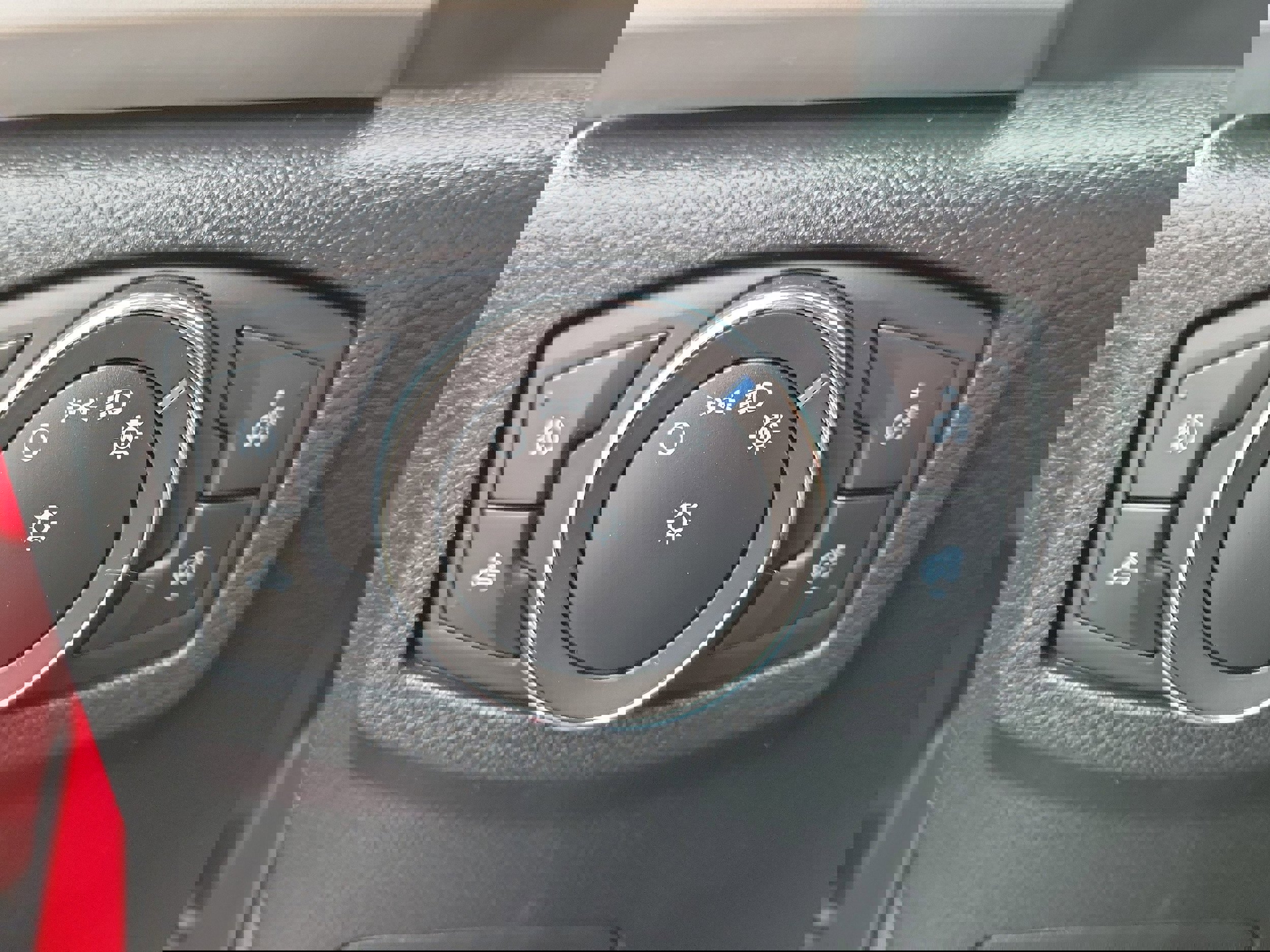 Certified 2020 Ford F350 Lariat w/ Chrome Package image 24