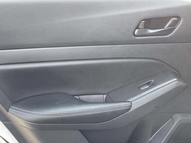 Used 2025 Nissan Altima 2.5 SV FWD image 10