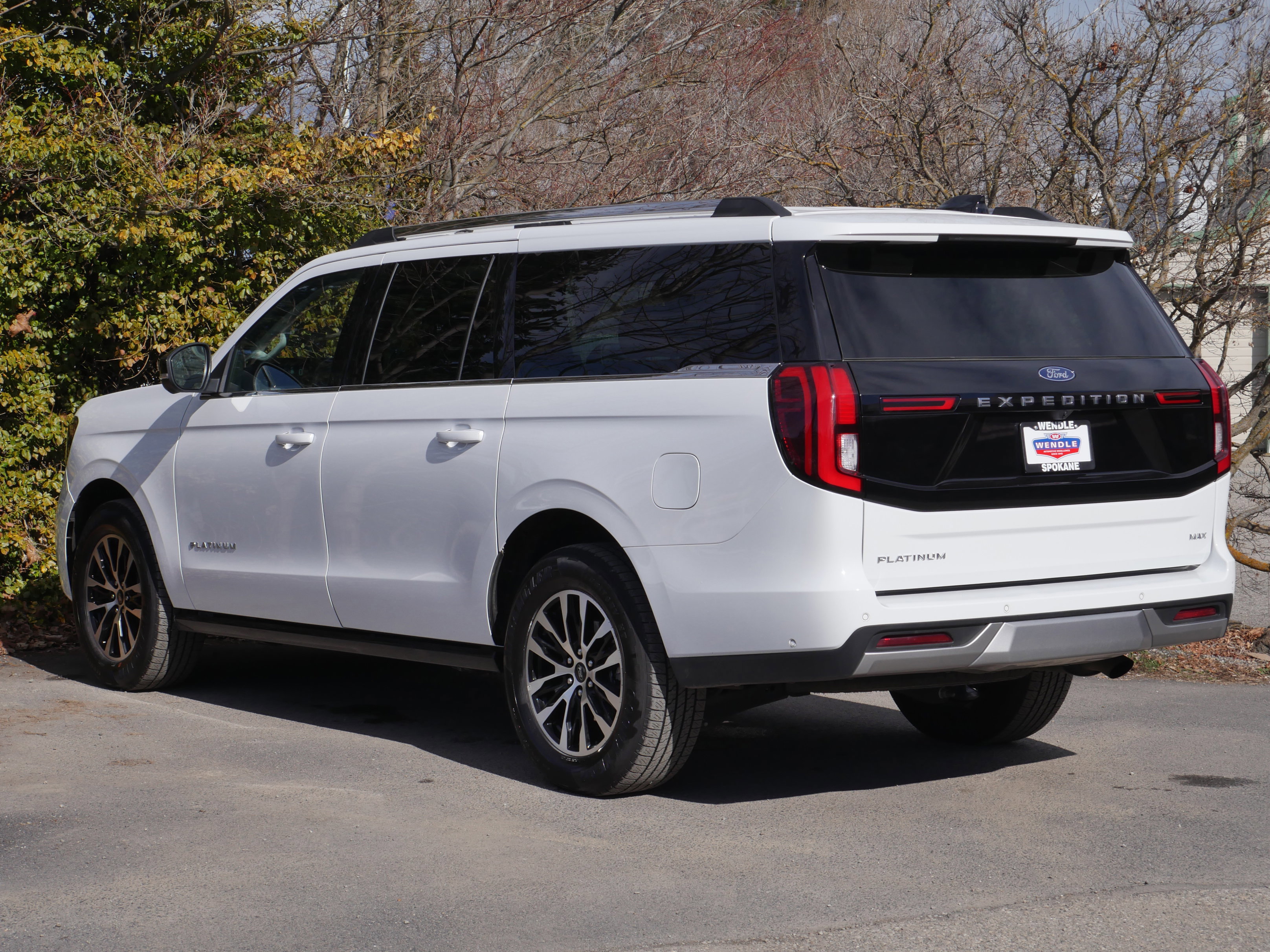 Certified 2025 Ford Expedition Max Platinum image 4