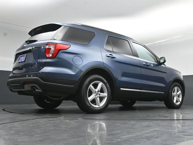 Certified 2018 Ford Explorer XLT FWD image 35