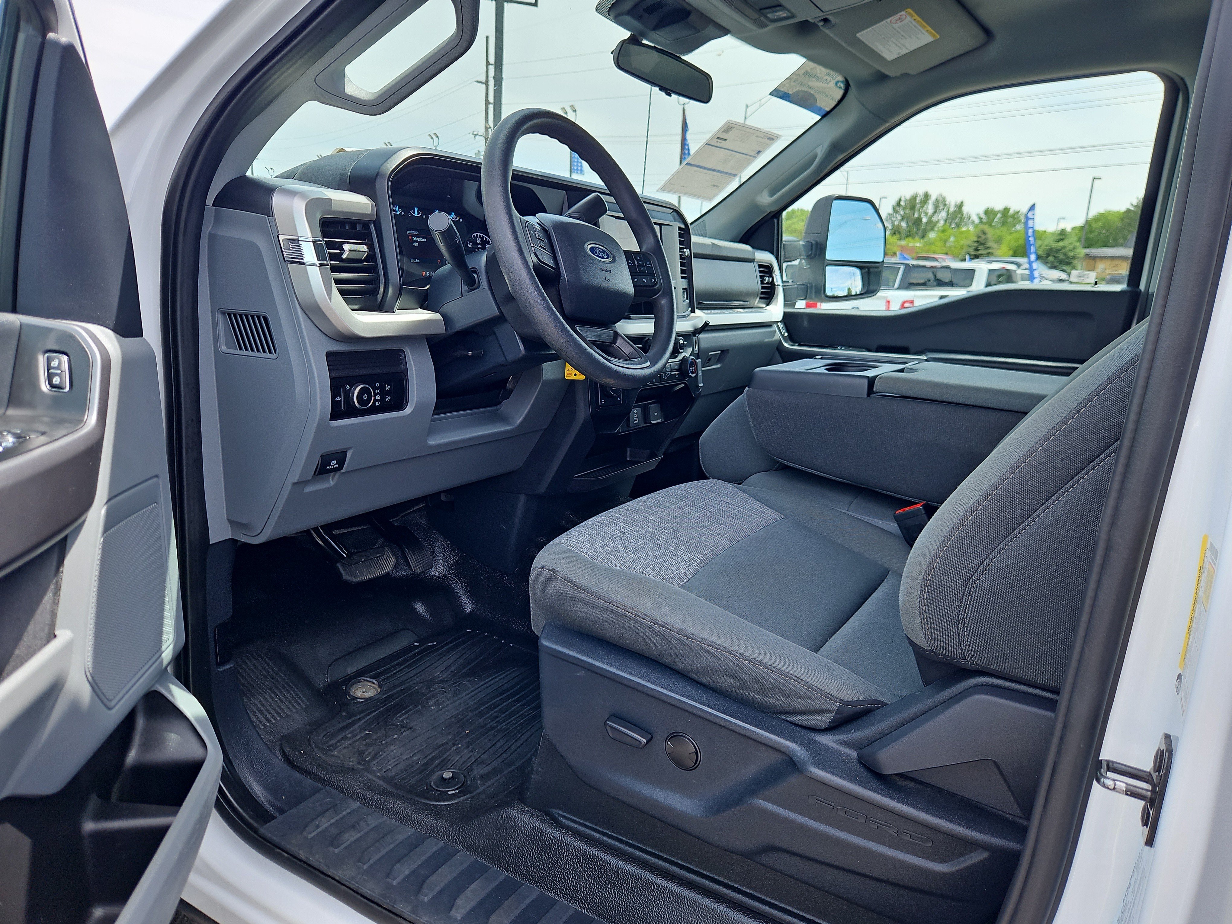 Certified 2025 Ford F350 XLT w/ 360-Degree Camera Package AWD/4WD image 10