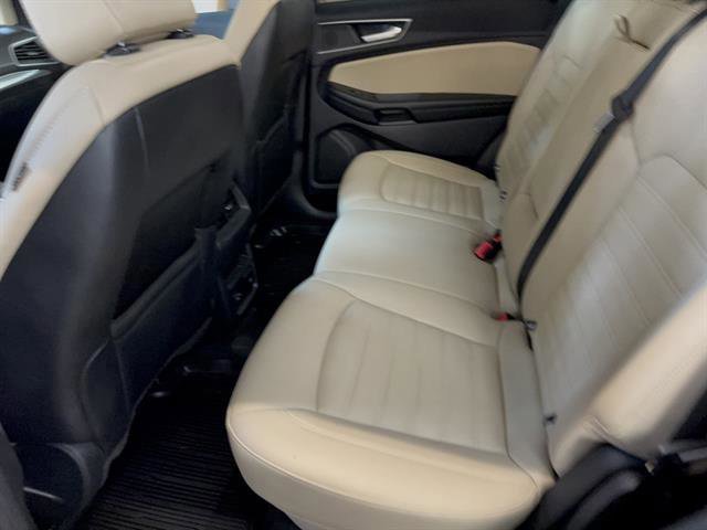 Certified 2022 Ford Edge SEL w/ Convenience Package AWD/4WD image 16