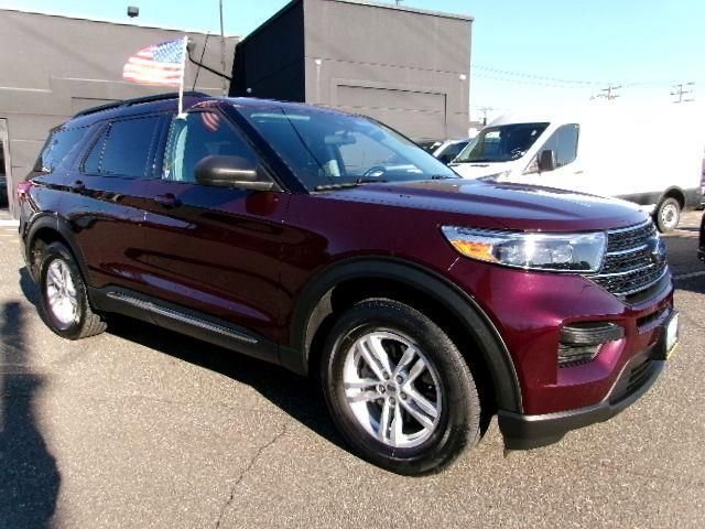 Certified 2023 Ford Explorer XLT AWD/4WD image 3