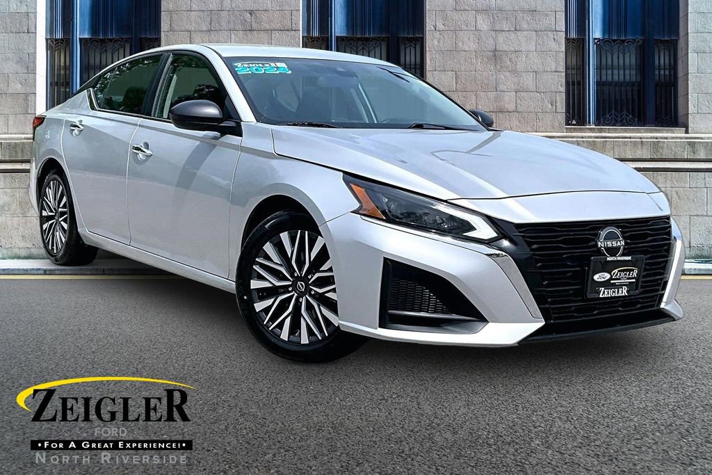 Used 2024 Nissan Altima 2.5 SV