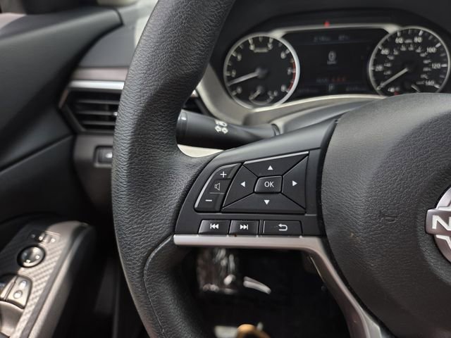 Used 2025 Nissan Altima 2.5 SV FWD image 21