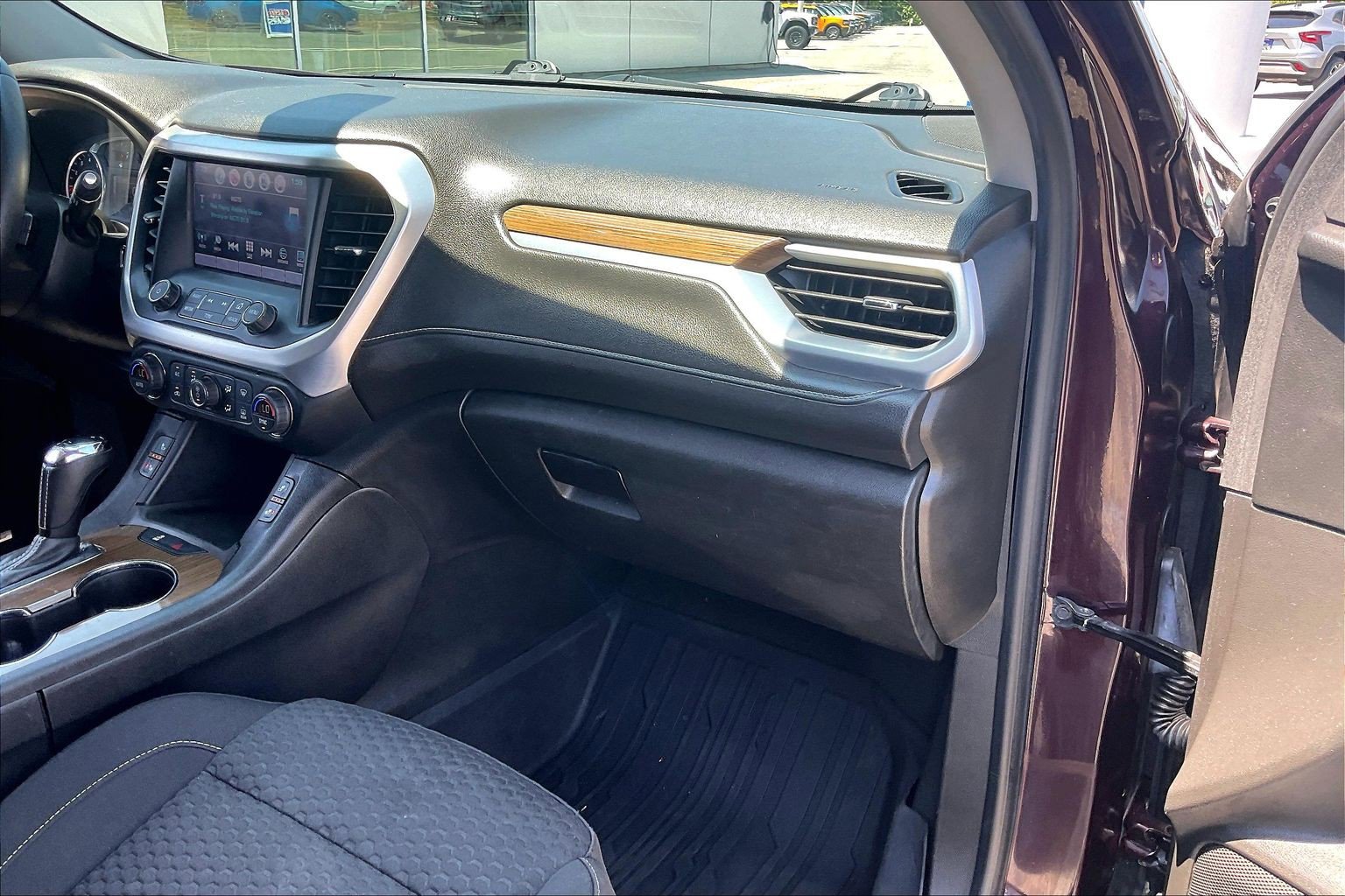 Used 2017 GMC Acadia SLE w/ LPO, Floor Liner Package FWD image 15